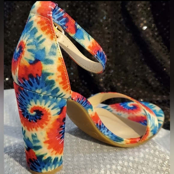Tie Dye Heels - Picture 3 of 4